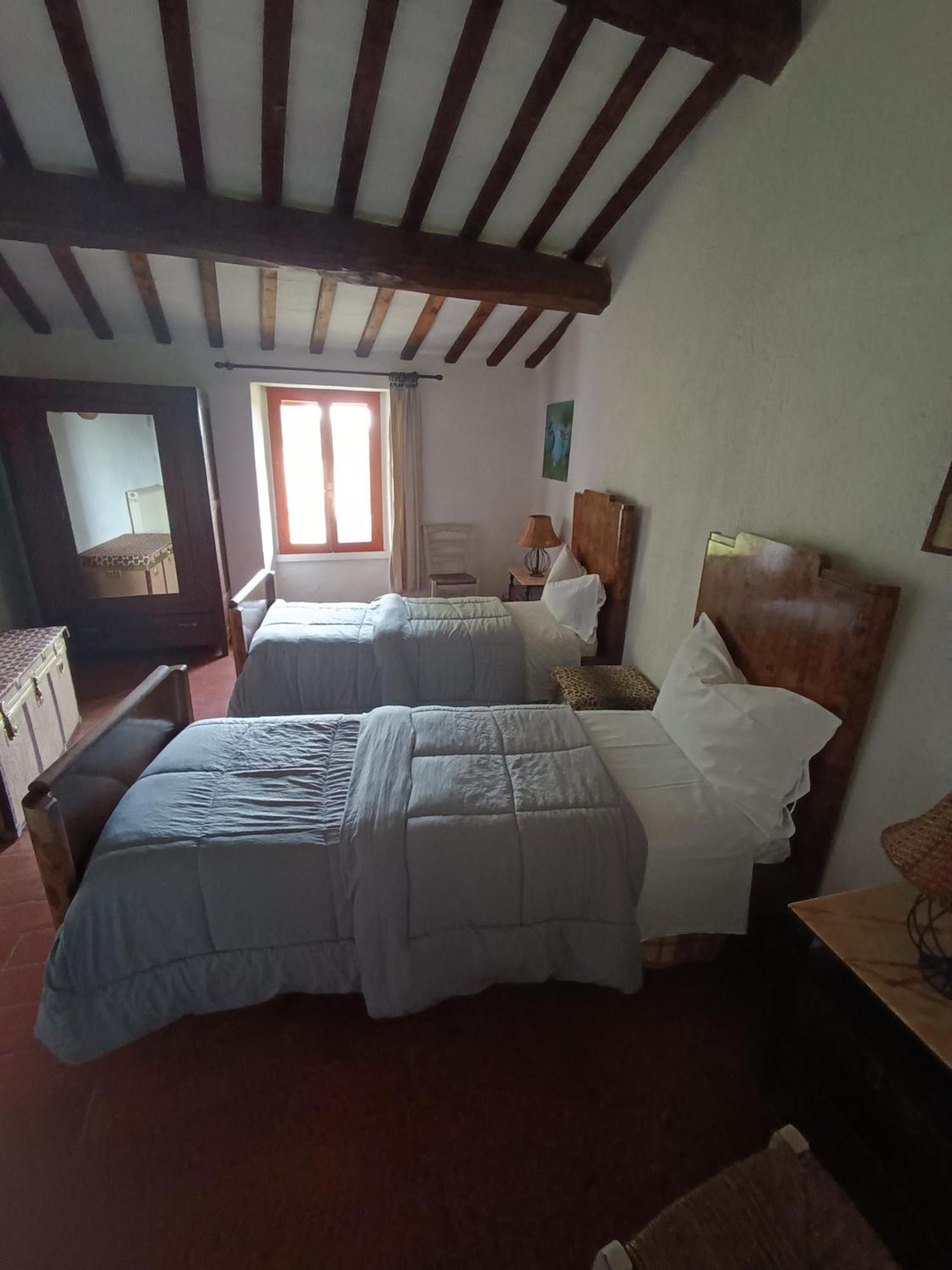 Pilgrim Rooms Губбио Номер фото