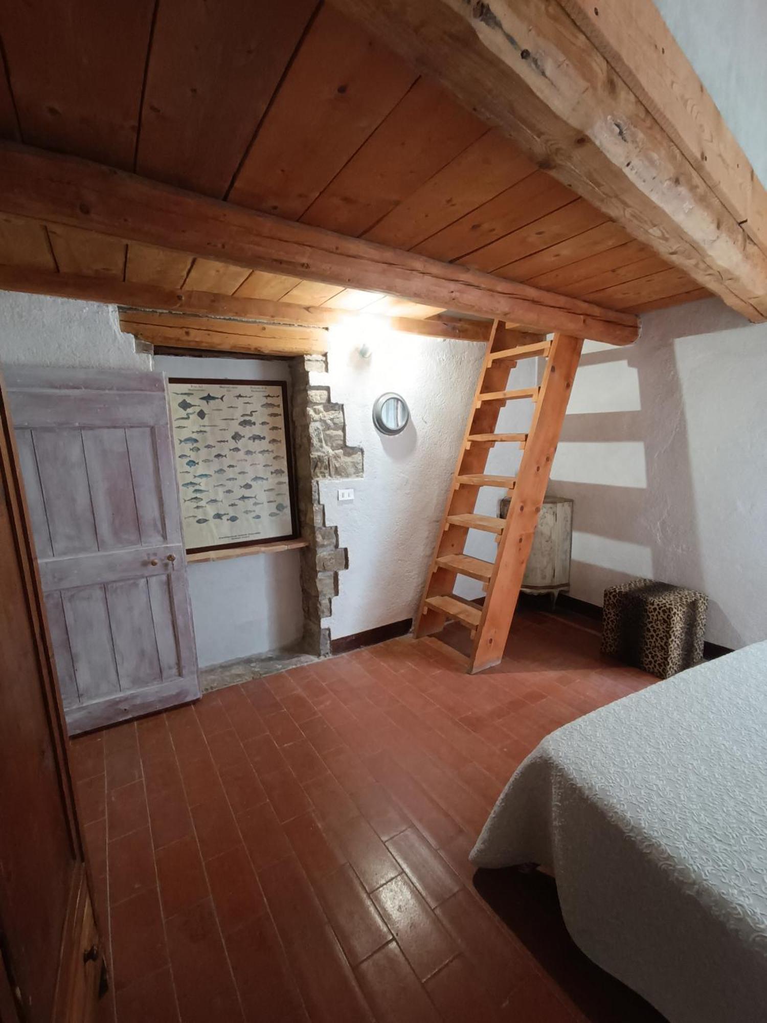 Pilgrim Rooms Губбио Номер фото
